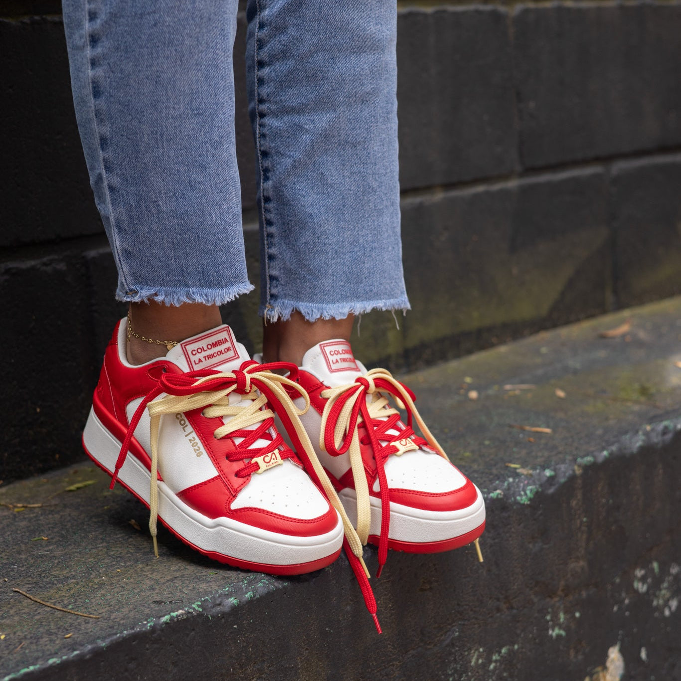 Tenis PASIÓN Rojos con Amarillo| Calzado Urbano Mujer CalzAristy