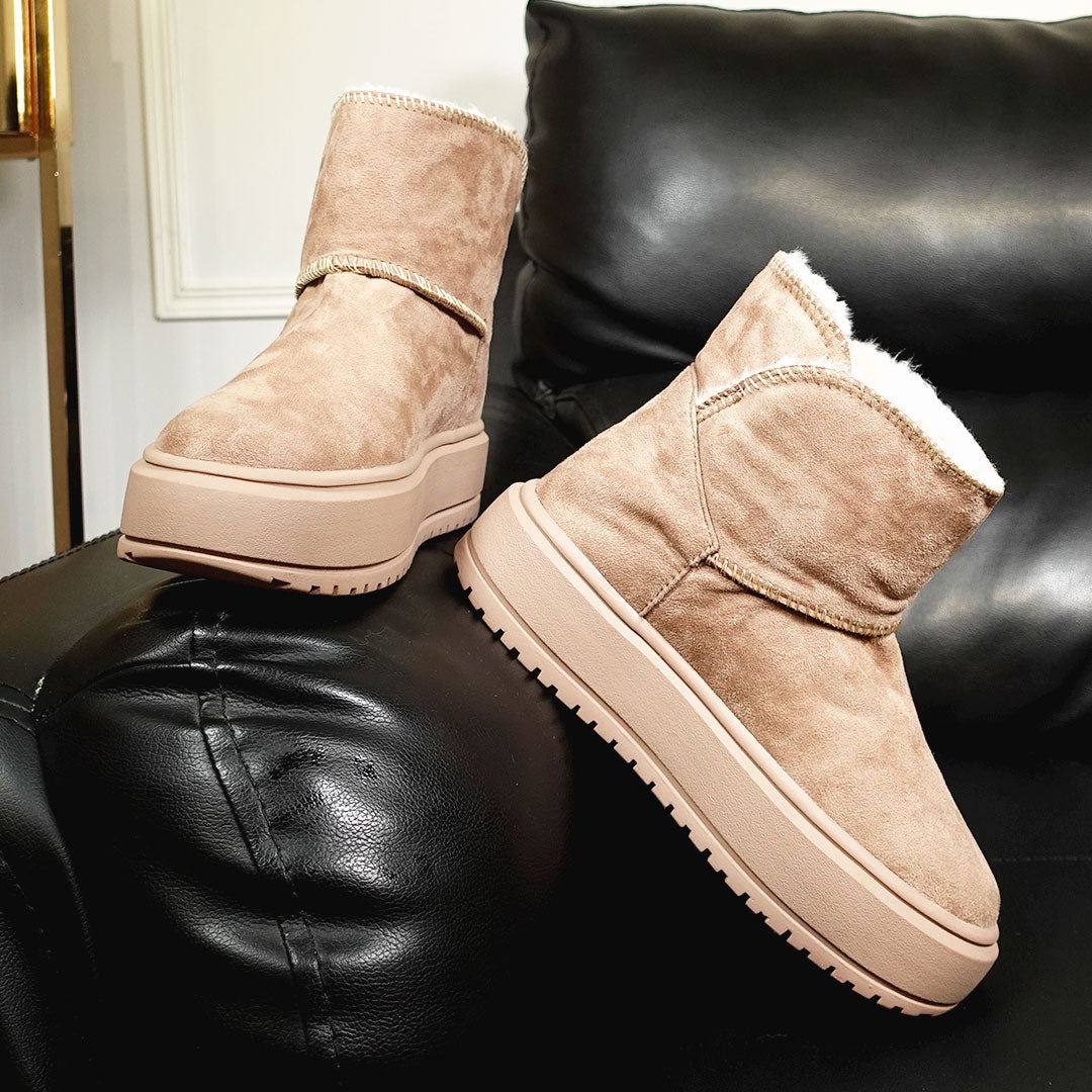Botas CalzAristy CHELSEA Camel – Estilo Cálido y Versátil