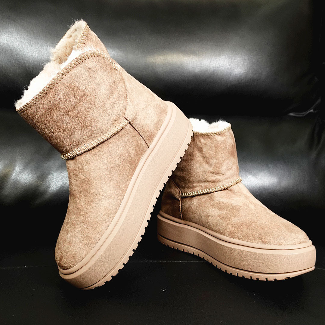 Botas CalzAristy CHELSEA Camel – Estilo Cálido y Versátil