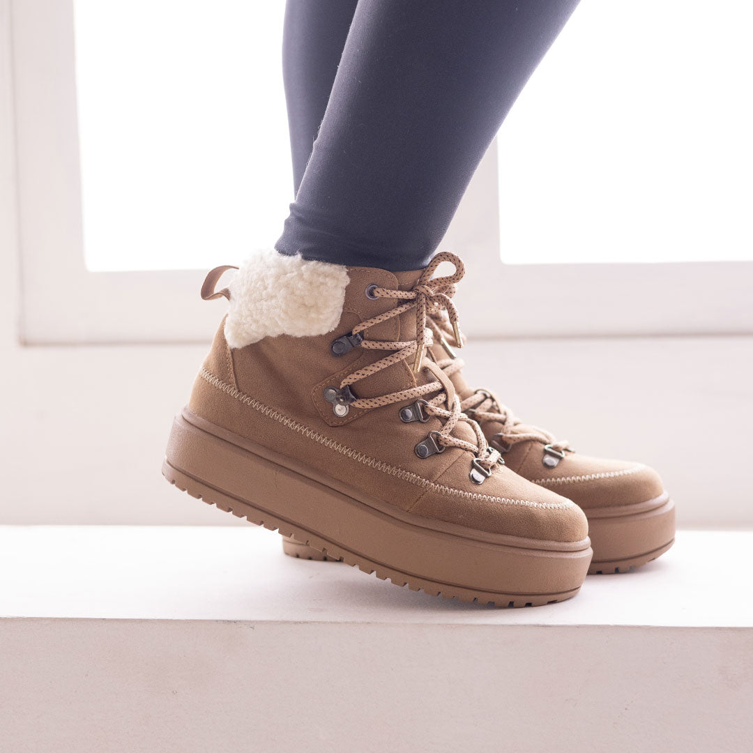 Botines De Mujer CalzAristy COVENTRY Camel – Estilo Outdoor con Calidez Sofisticada