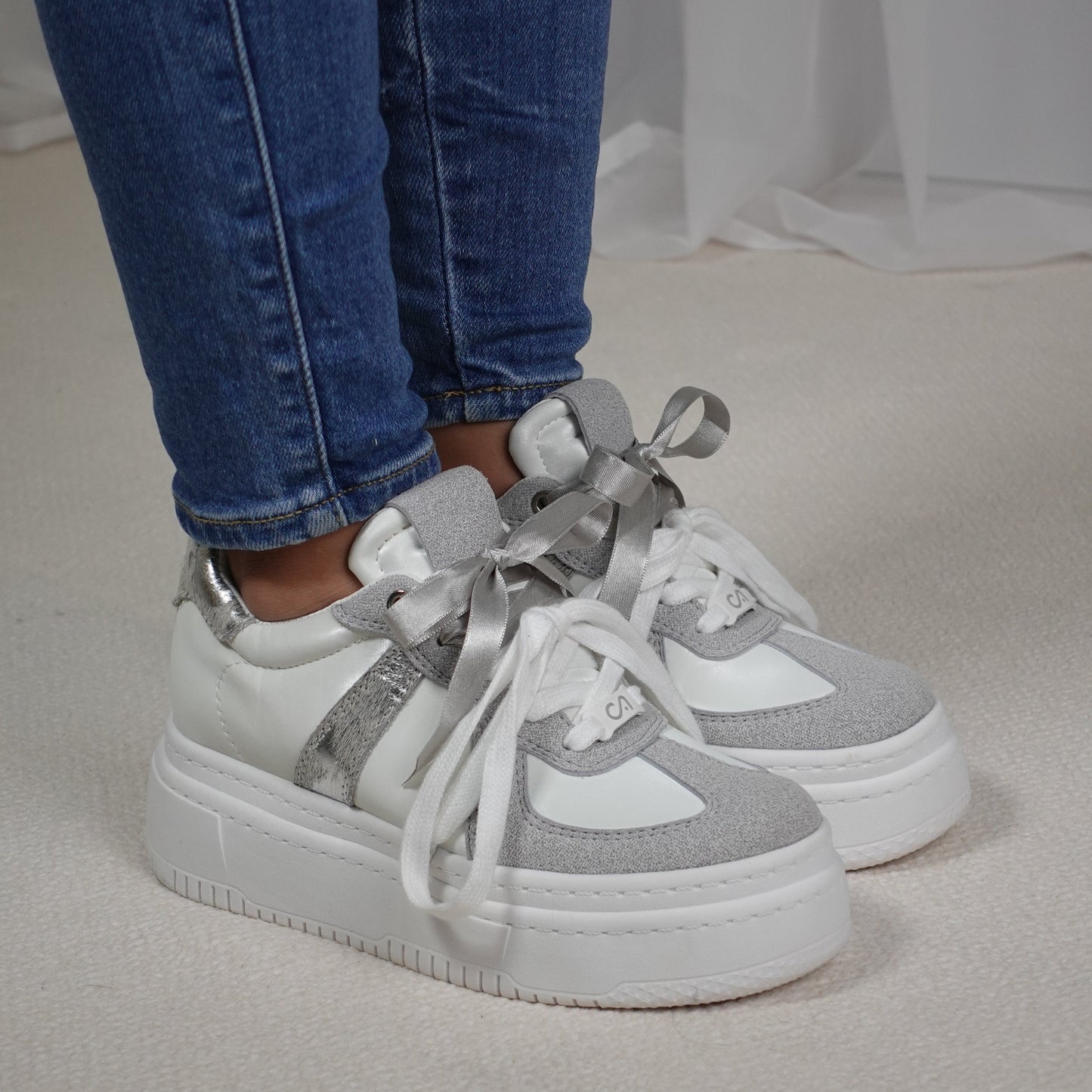 Tenis casuales con detalles en animal print MADISON