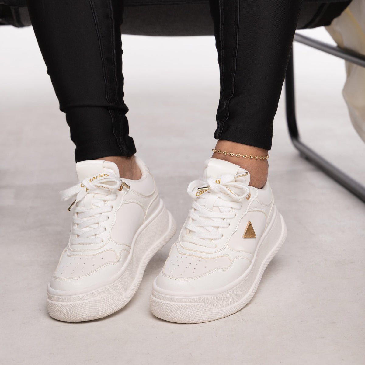 Alessia – tenis Chunky Blanco con Detalle Dorado