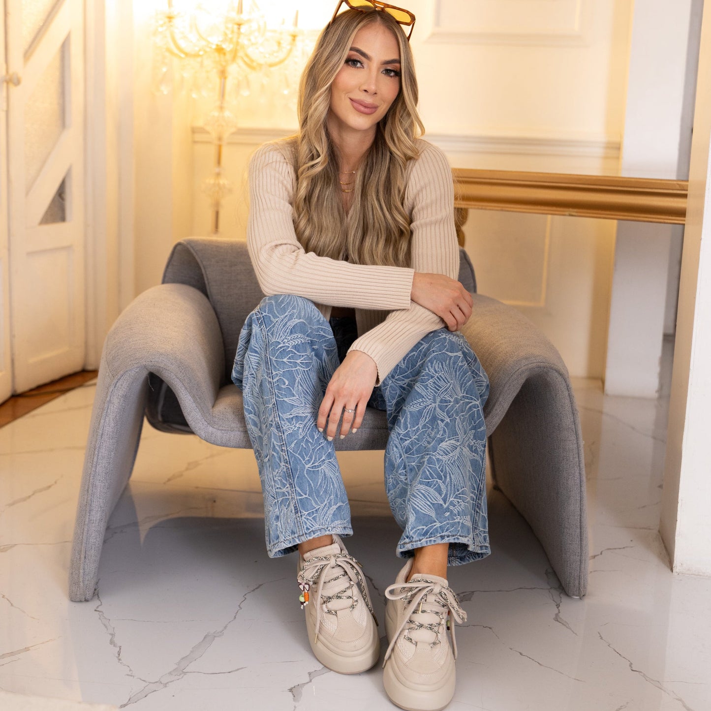 Tenis CLEO en carnaza beige con plataforma – Estilo urbano y máxima comodidad | CalzAristy
