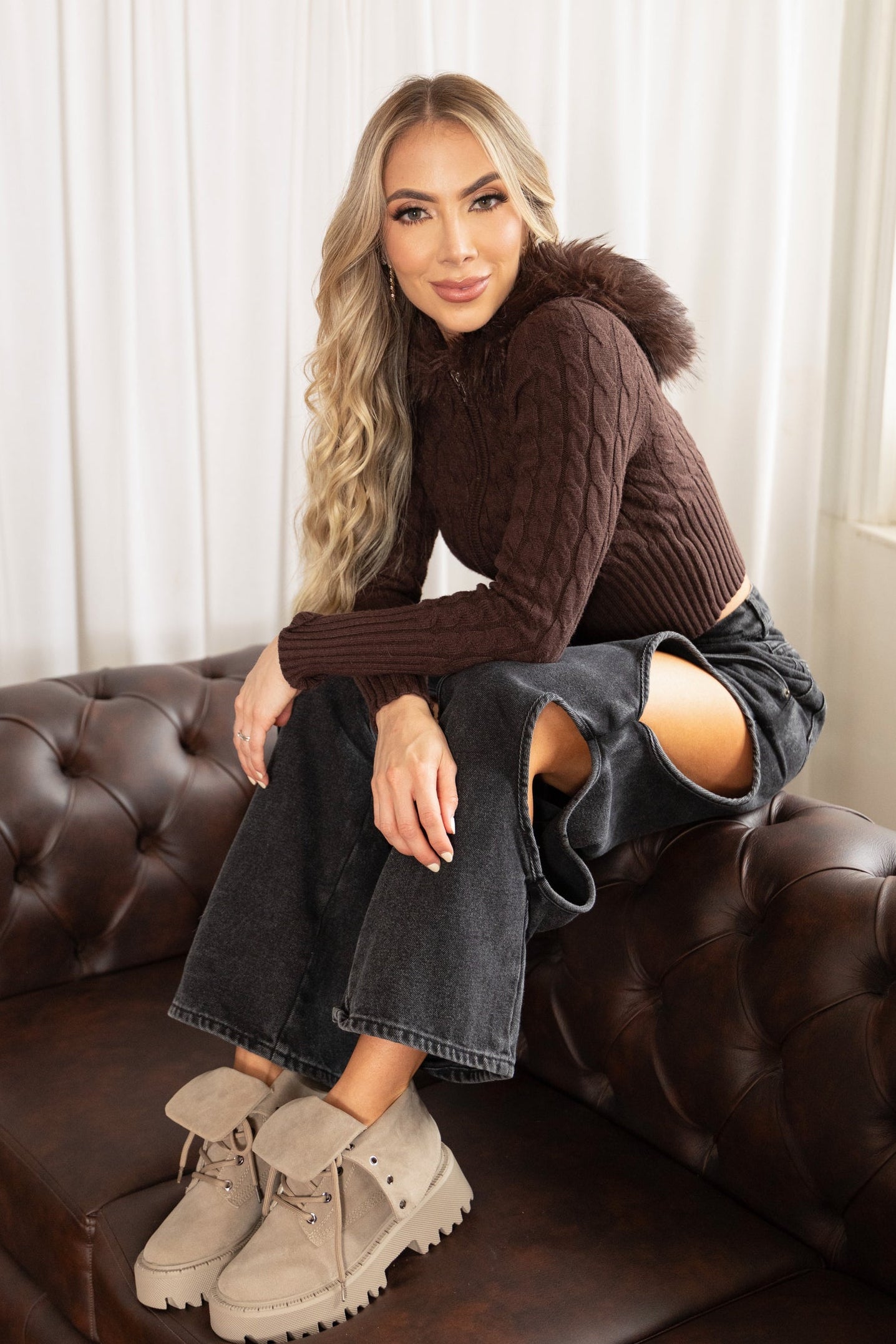 Botas KARLA en carnaza camel con suela chunky – Estilo combat con máxima comodidad | CalzAristy