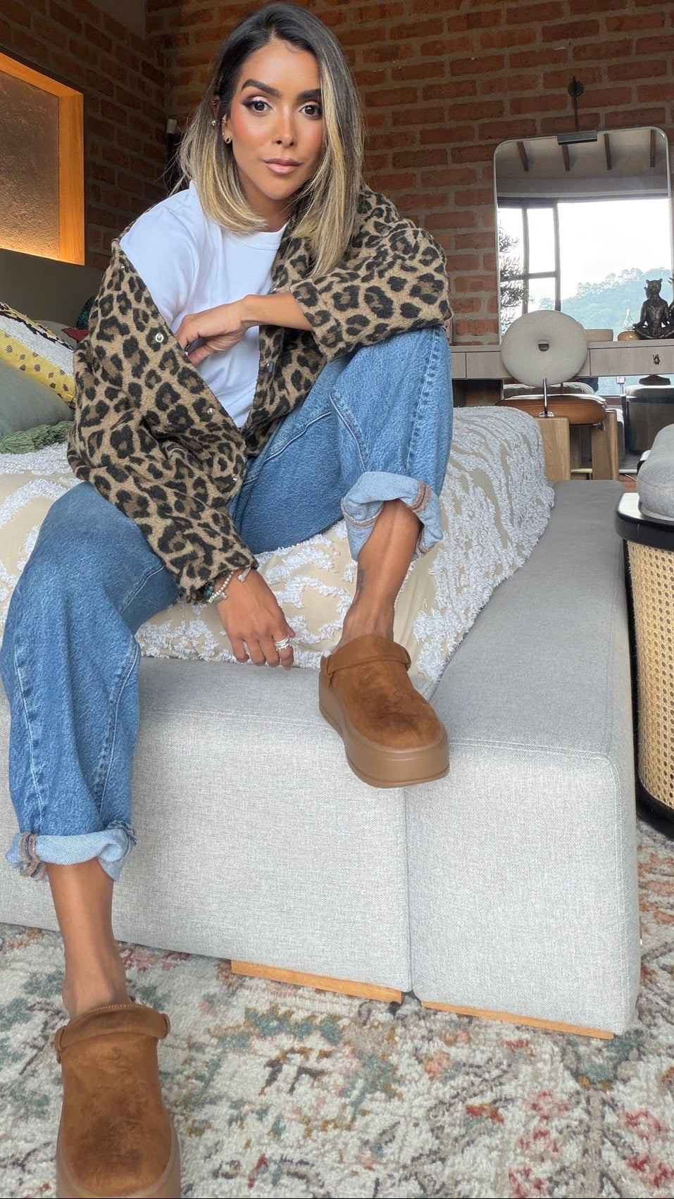 Zuecos CELINA de Calzaristy – Comodidad acolchada y estilo casual en color miel