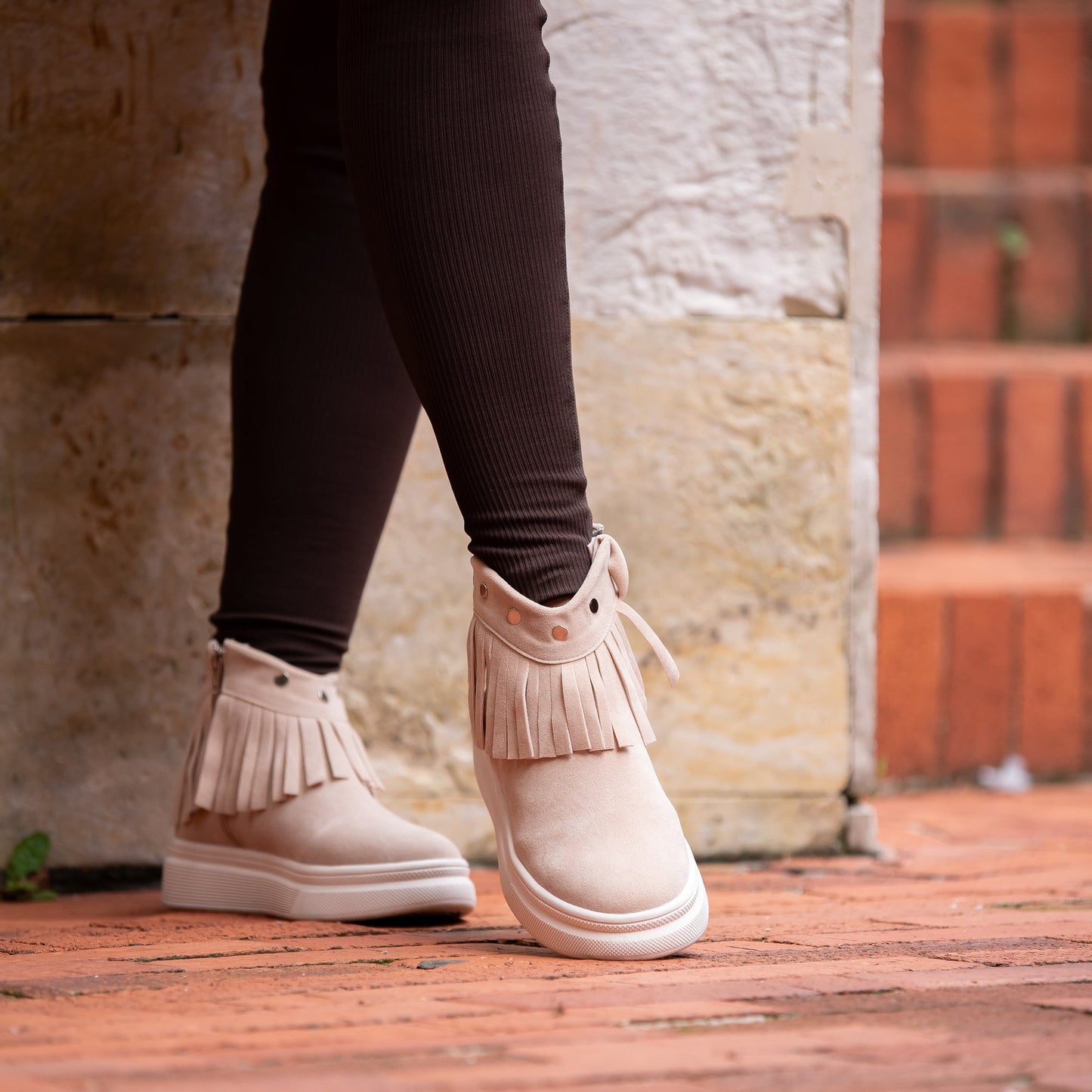 Botines Calzaristy Belinda para Mujer – Suela Plataforma, Estilo Flecos y Comodidad Todo el Día