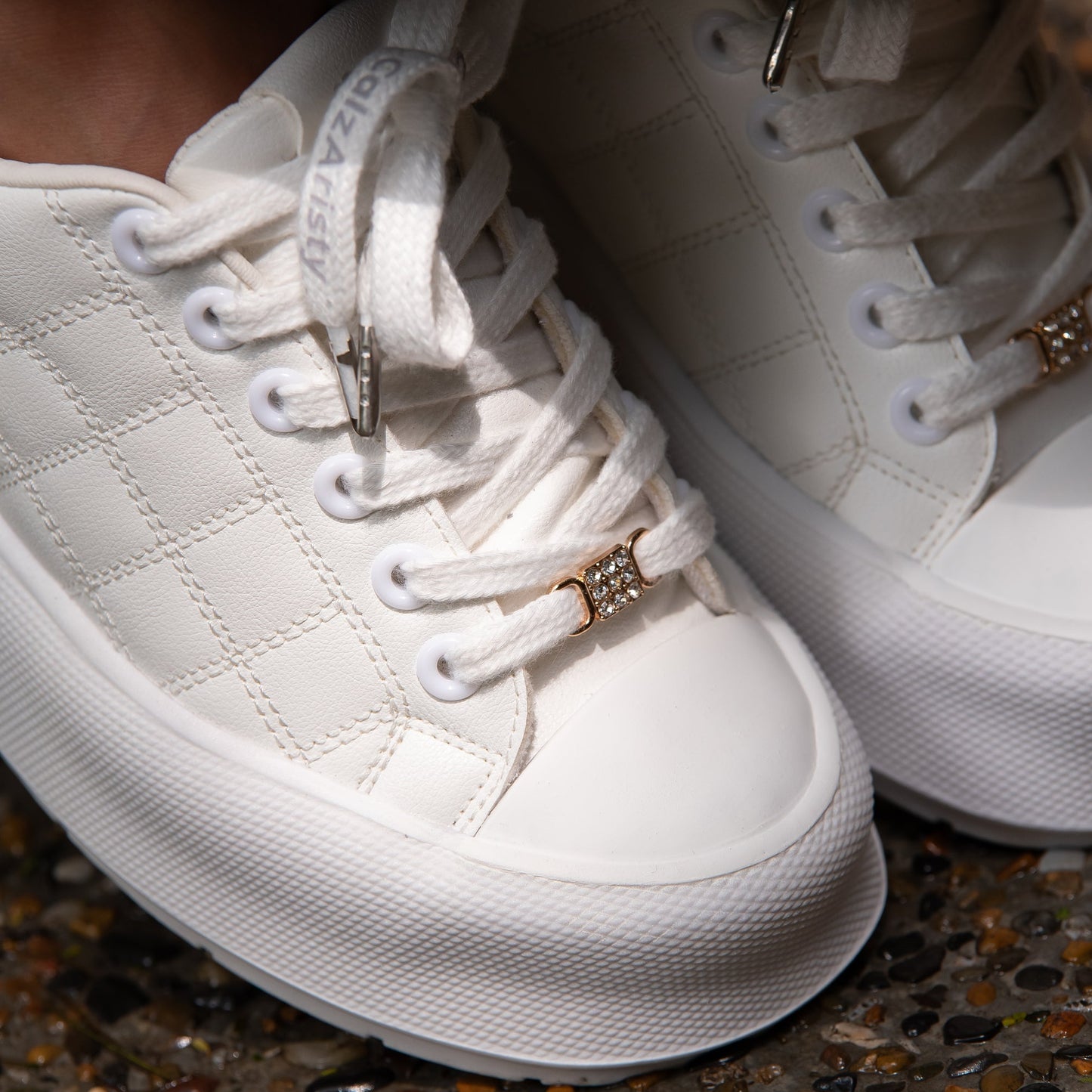 Tenis NÍA color blanco de Calzaristy – Plataforma ligera, diseño moderno y confort para todos los días