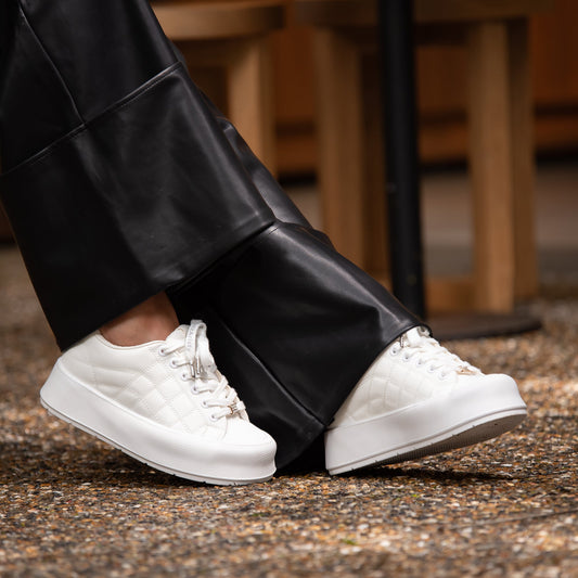 Tenis NÍA color blanco de Calzaristy – Plataforma ligera, diseño moderno y confort para todos los días
