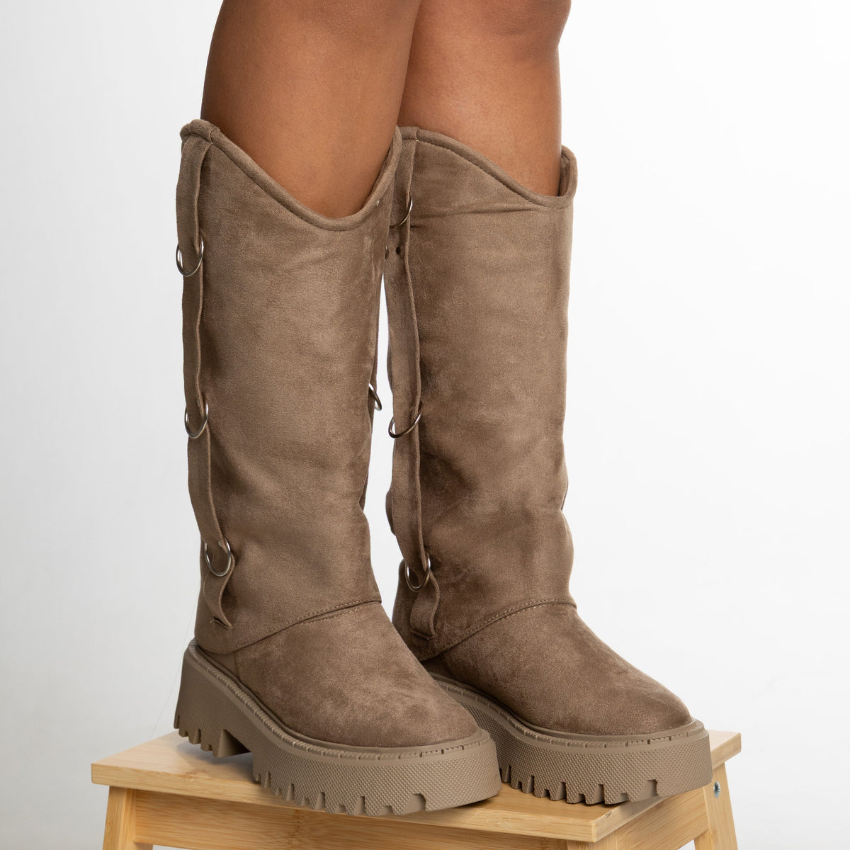 Botas Renata para Mujer en Camel | CalzAristy