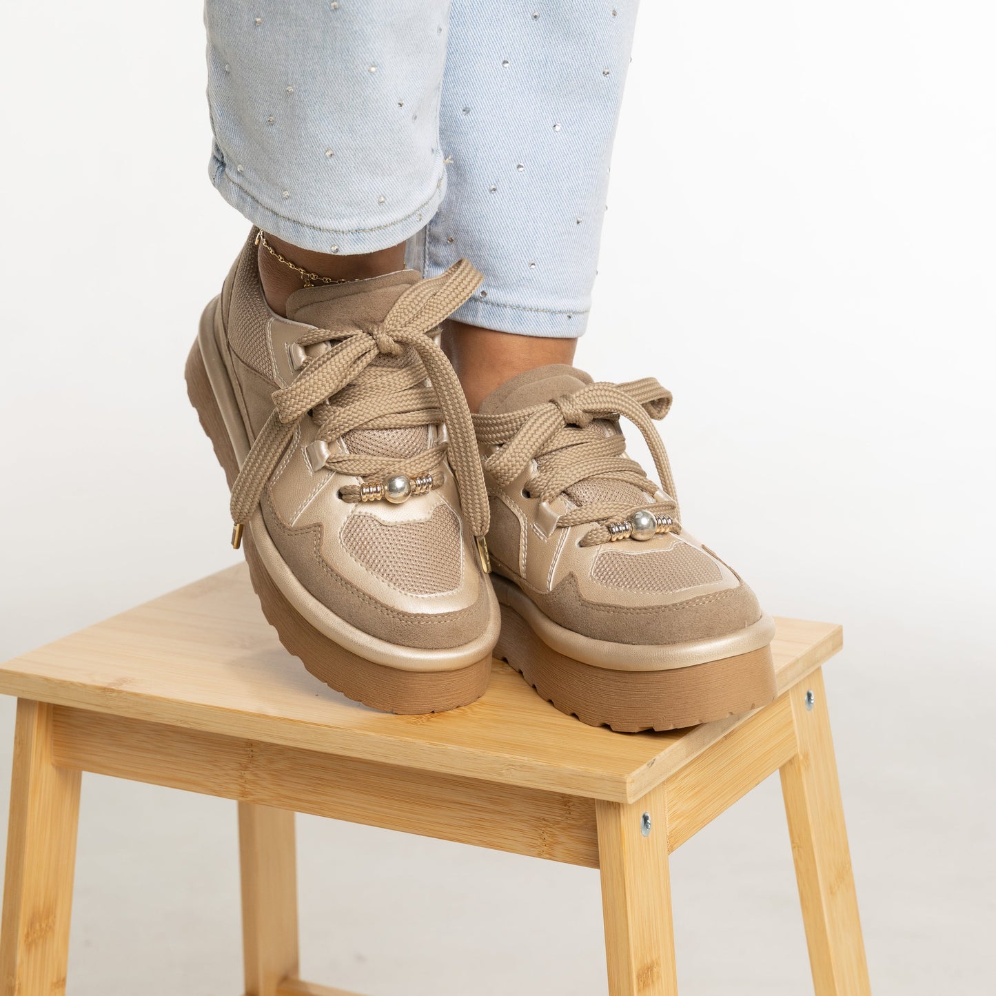 Zapatos VIOLETA en carnaza Camel con suela chunky | CalzAristy