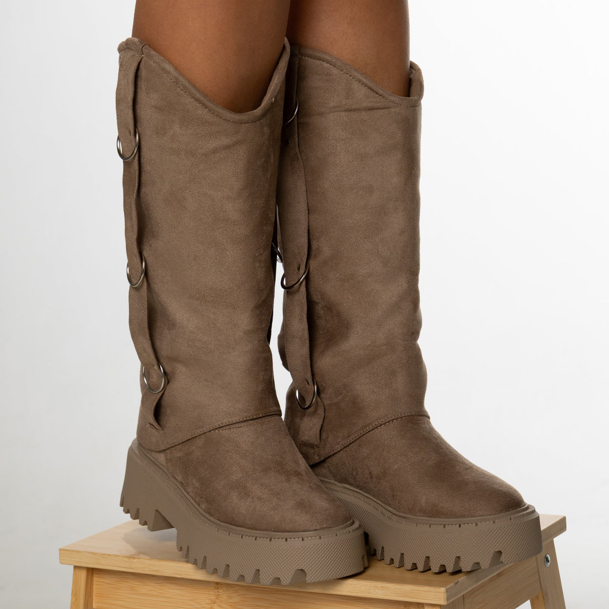 Botas Renata para Mujer en Camel | CalzAristy