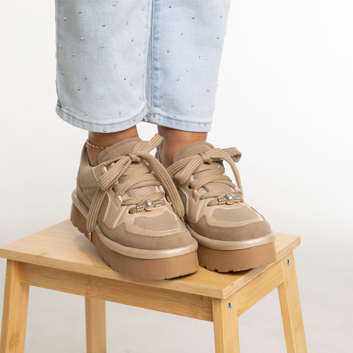 Zapatos VIOLETA en carnaza Camel con suela chunky | CalzAristy