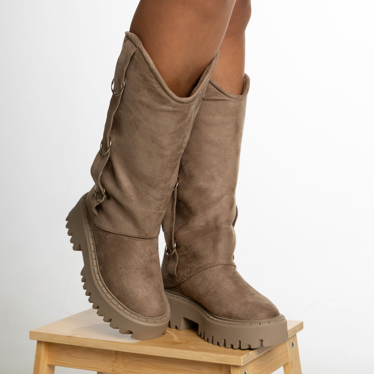 Botas Renata para Mujer en Camel | CalzAristy