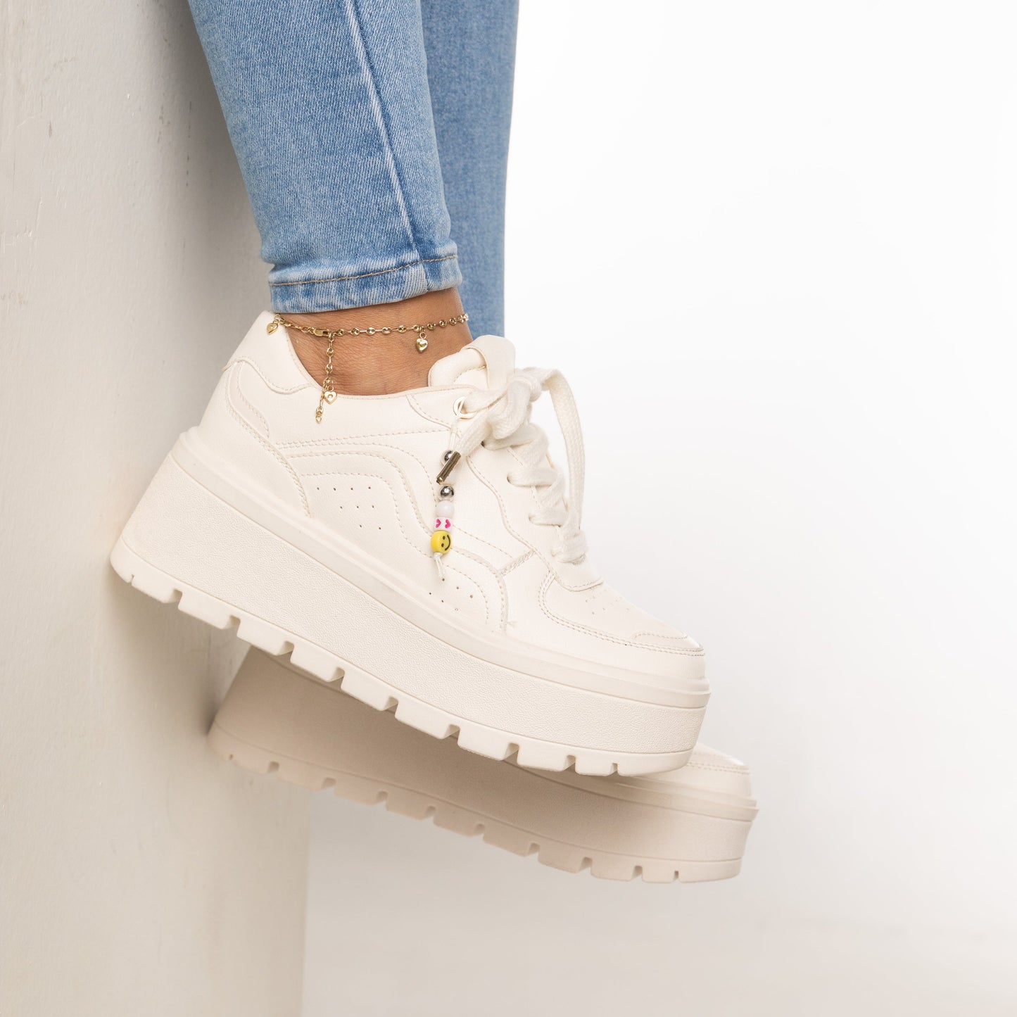 Zapatos LAURA BEIGE de plataforma CALZARISTY | Sneakers modernos, cómodos y versátiles