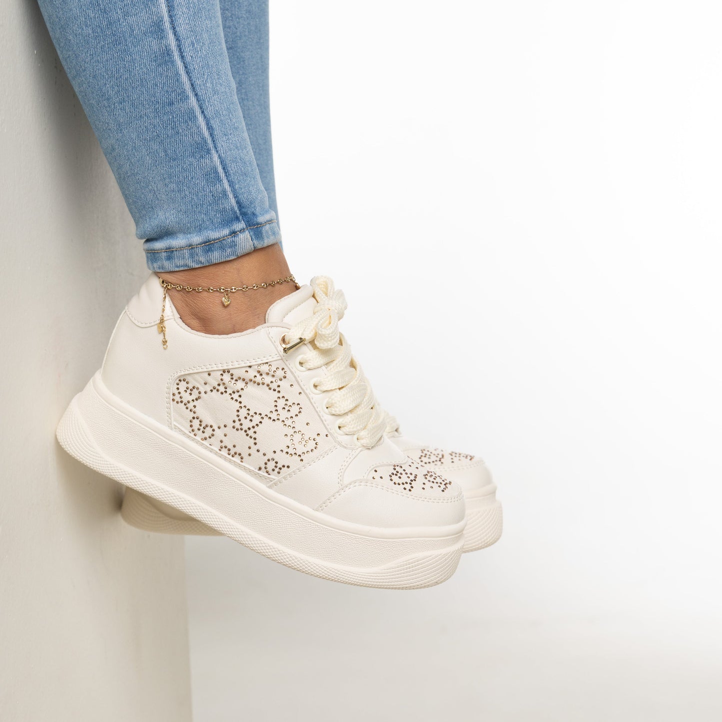 Tenis Plataforma ZOE Beige con Brillos | Calzado Urbano Mujer CalzAristy