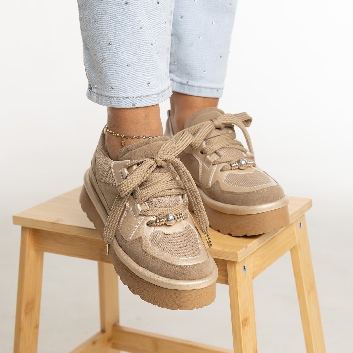 Zapatos VIOLETA en carnaza Camel con suela chunky | CalzAristy