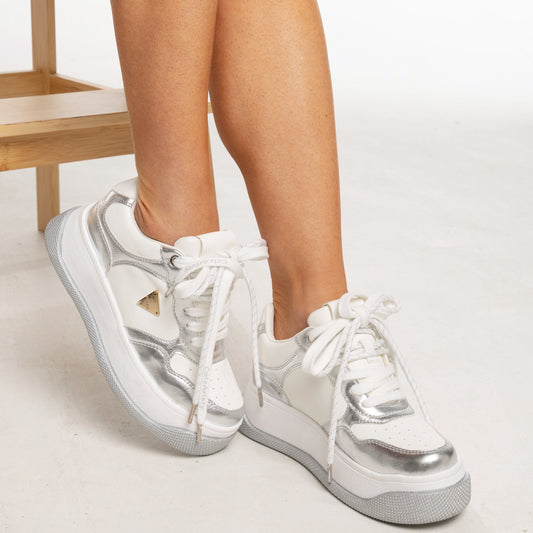 Alessia – tenis Chunky Blanco y plataeado con Detalle Dorado