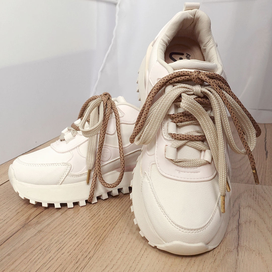Zapatos De Mujer CalzAristy MAE Beige – Suavidad, Fuerza y Estilo