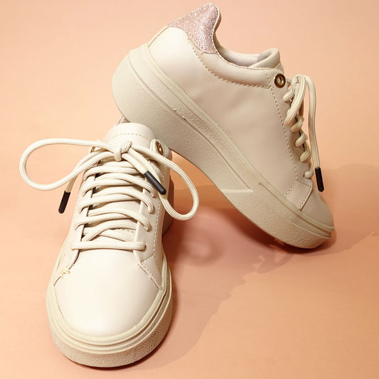 Zapatos De Mujer CalzAristy ZETA Taupe – Elegancia Sutil con Detalles que Enamoran