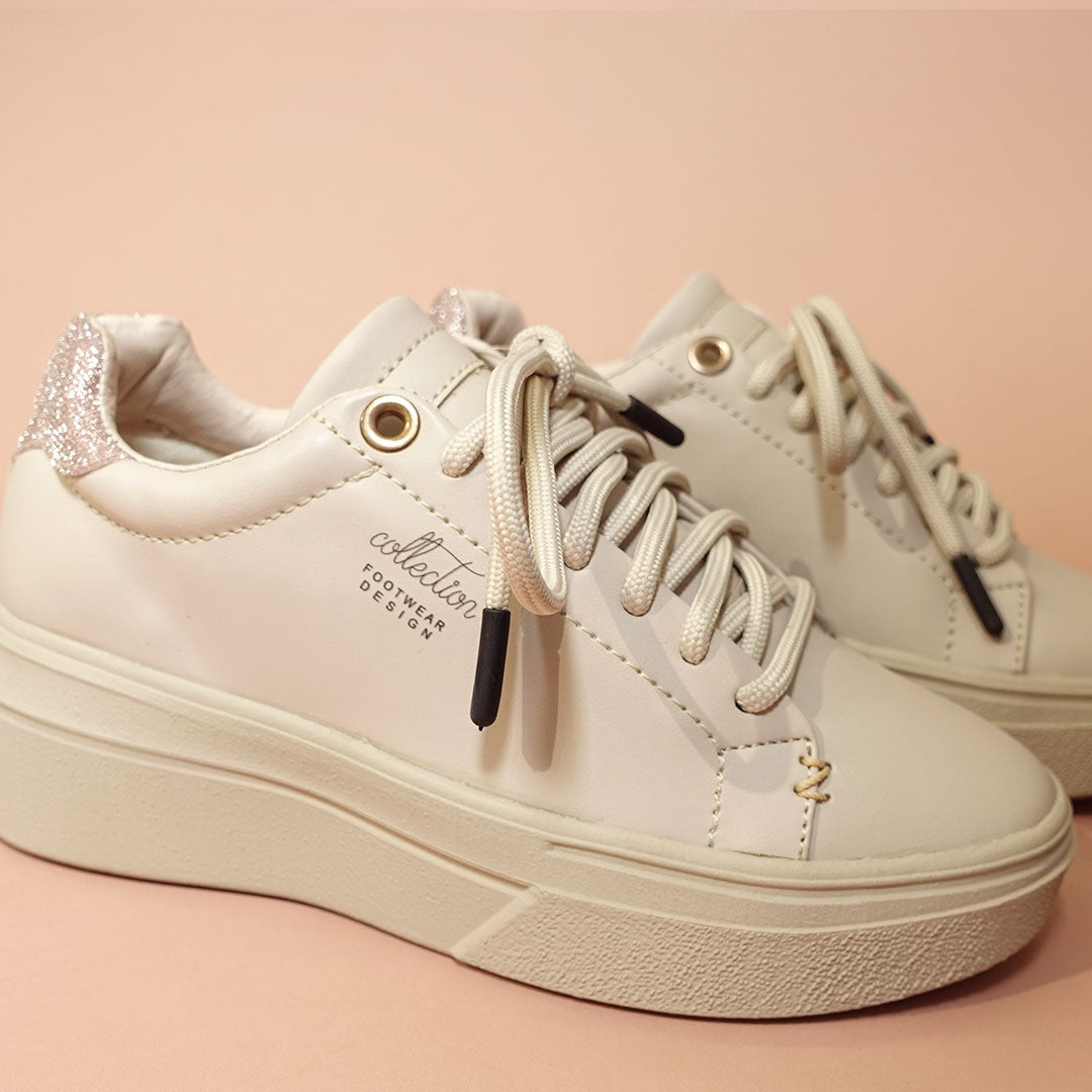Zapatos De Mujer CalzAristy ZETA Taupe – Elegancia Sutil con Detalles que Enamoran